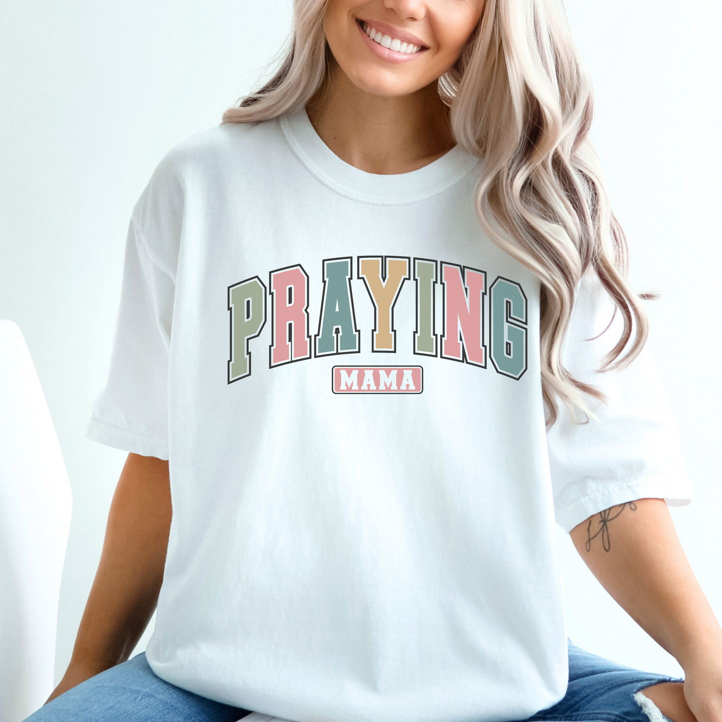 PRAYING MAMA UNISEX TEE