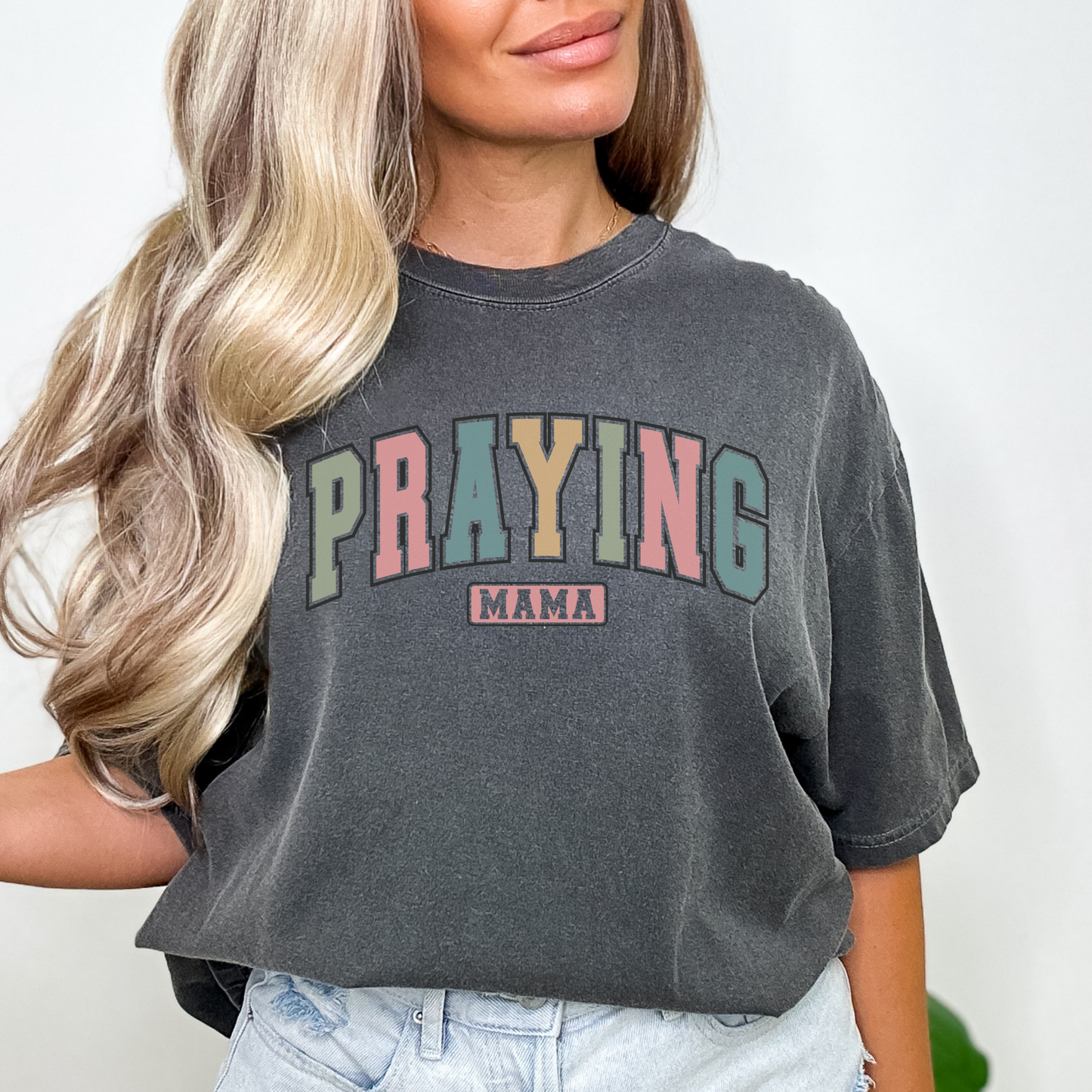 PRAYING MAMA UNISEX TEE