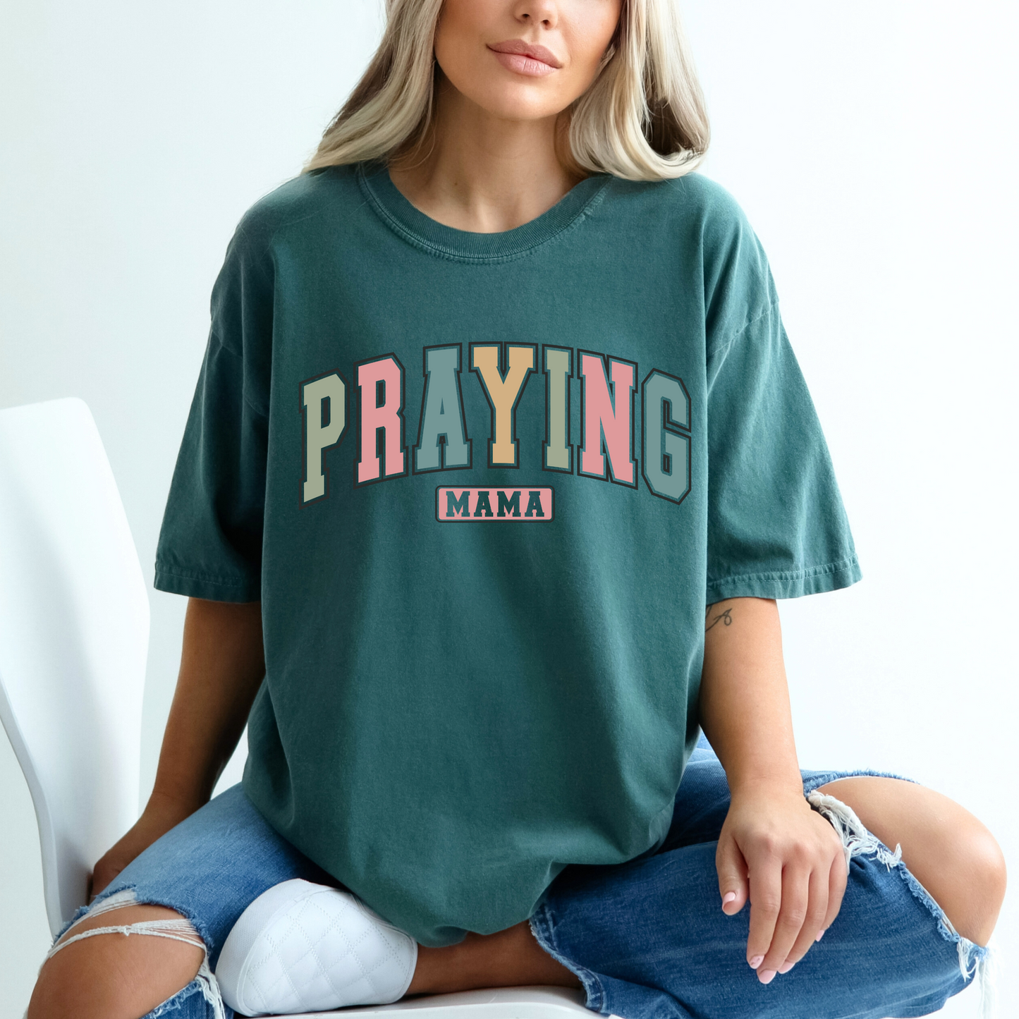 PRAYING MAMA UNISEX TEE